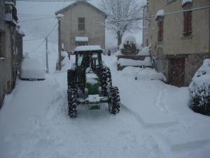 Déneigement des rues de Laroque (30)