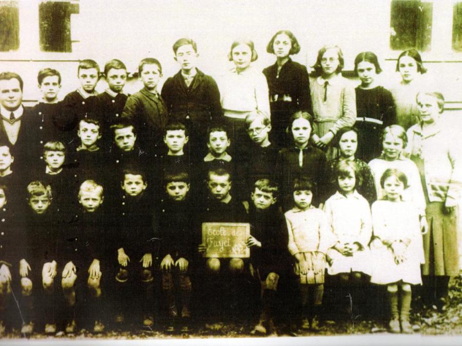 1933  École de Fayet