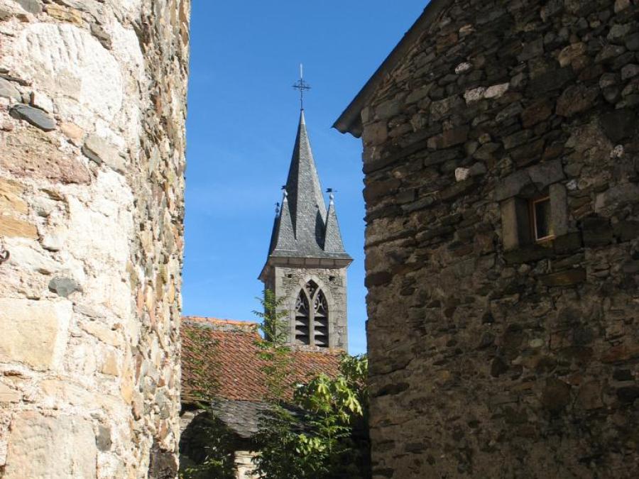 Dans le village de Laroque (77)