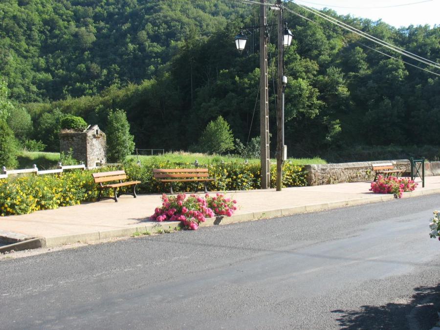 Espace détente entre la RD 902 et la Nuéjouls à Laroque (41)