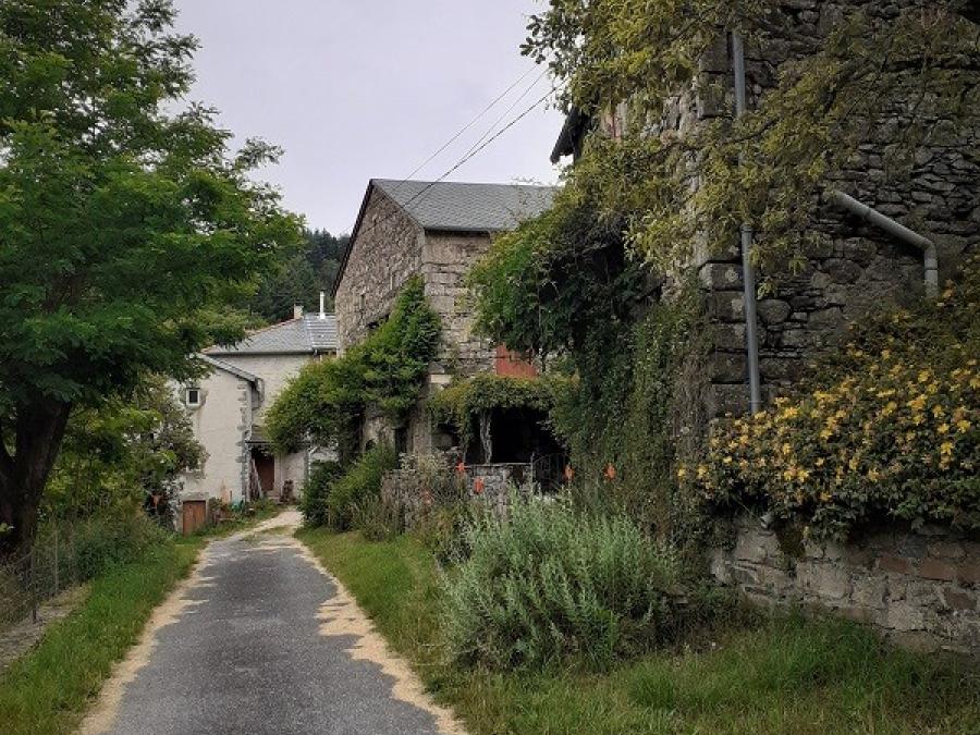 Route traversant Le Planet (13)